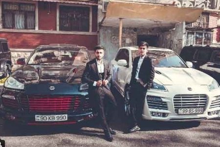 “Porsche” ilə qızı vurub öldürən biznesmenin oğlunun FOTOları yayıldı
