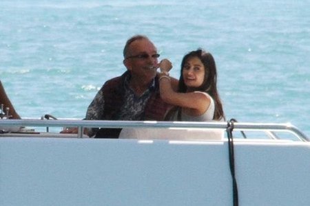 Ağaoğluyla görüntülənən Naz: “Necə qadınamsa...”