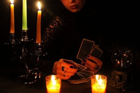 Biznesmenin arvadına 9 il cəza istədilər - onu aldadan falçı qadın da tutulub