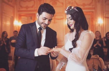 Azərbaycanlı müğənni oğluna Can adını qoydu