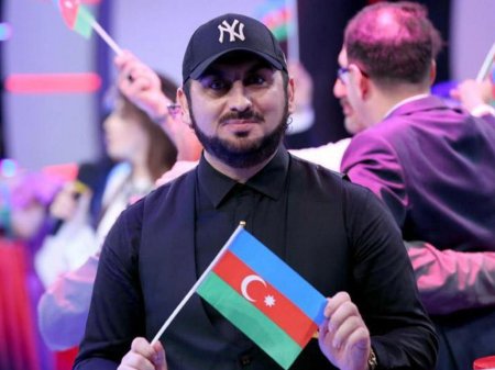 "Onda məni qəhrəman eləmişdiniz, amma indi söyürsünüz