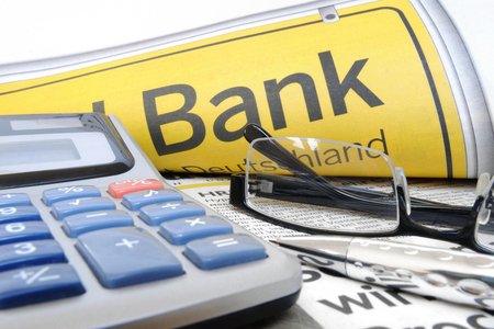 Qazaxıstan sentyabrda banklara 1,8 mlrd. dollar yardım edəcək