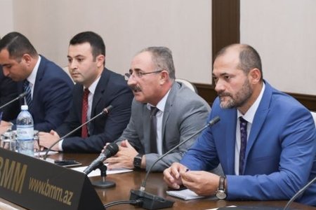 Razi Nurullayev siyasi partiyları bir araya topladı