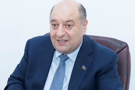 Deputatdan energetik içkilərlə bağlı təklif: "Üzərinə 18+ yazılsın"