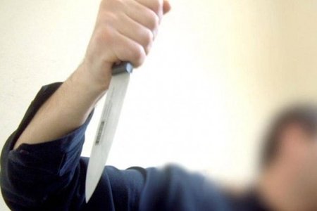 İçkili halda iki tanışını bıçaqladı - "Söyüş üstündə olub"