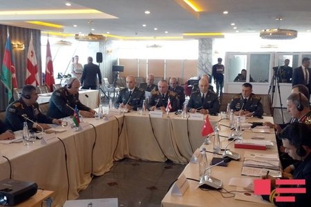 Tbilisidə Azərbaycan, Gürcüstan və Türkiyə Silahlı Qüvvələri rəhbərlərinin görüşü başlayıb