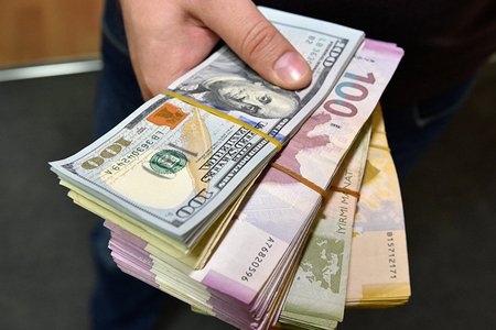 Dollar bu gün neçəyədir? -Rəsmi valyuta məzənnələri