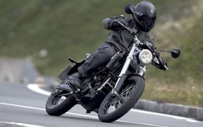 Yasamalda motosikletçilər Yaponiya vətəndaşına qarşı soyğunçuluq edib