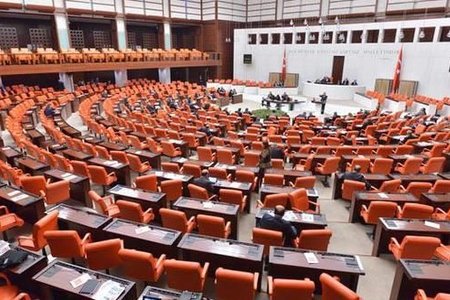 Türkiyə parlamentinin sədri postuna seçkilərin ilk turu keçirilib