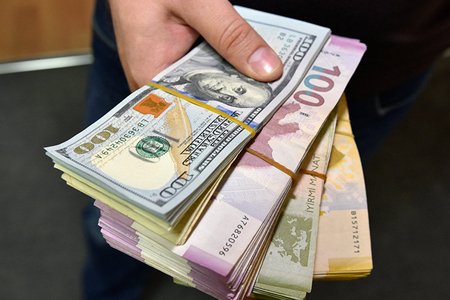 Dollar bu gün neçəyədir? - Rəsmi valyuta məzənnələri