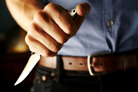 Tovuzda 17 yaşlı oğlan tanışına çoxsaylı bıçaq zərbəsi vurub