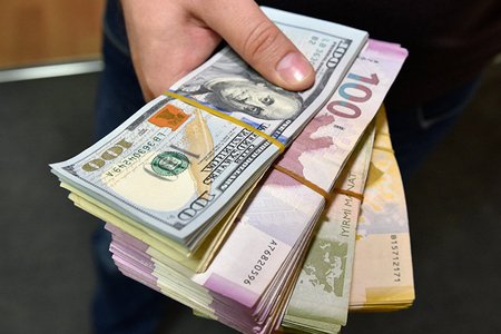 Dollar bu gün neçəyədir? - Rəsmi valyuta məzənnələri