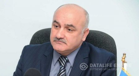 Jurnalistlərin qarşısında uzanıb qan vermək mənasız təbliğat, ucuz populizmdən başqa bir şey deyil