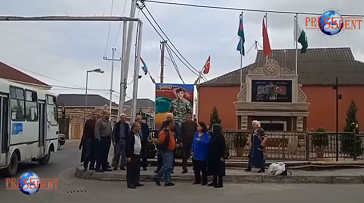 Binəqədi qəsəbə sakinləri, nəqliyyat problemi ilə bağlı ölkə rəhbərliyinə müraciət etdi...