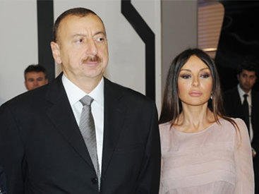 Prezident İlham Əliyev və xanımı Respublika Günü münasibətilə təşkil edilən rəsmi qəbulda iştirak ediblər