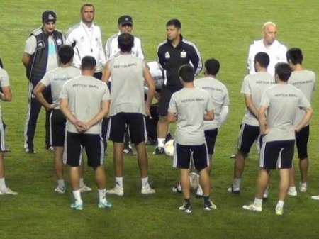 "Neftçi" klubu 2 məşqçisi ilə yollarını ayırıb - RƏSMİ