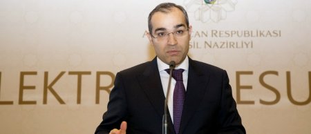Mikayıl Cabbarov buraxılış imtahanlarından danşdı