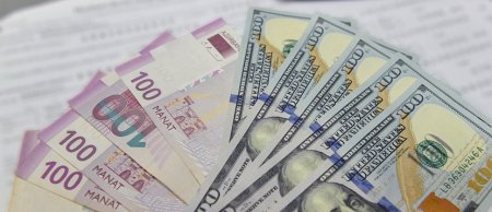 Bugünkü hərracda dollar ucuzlaşıb