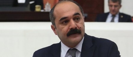 Türkiyədə deputat hava limanında həbs olunub