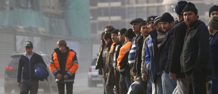 Rusiyada miqrantlar icbari tibbi sığorta hüququndan məhrum ediləcəklər