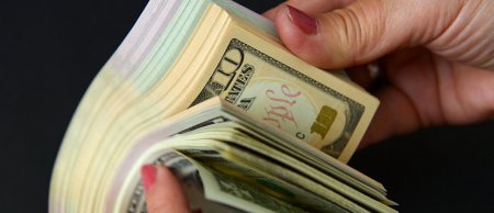 Banklar dolların yeni alış-satış qiymətlərini elan etdilər - SİYAHI