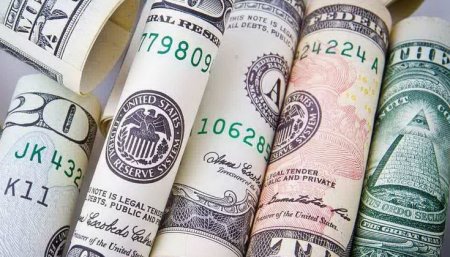Banklar dolların yeni alış-satış qiymətlərini elan etdilər - SİYAHI