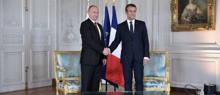 Parisdə Makron və Putin arasında görüş olub