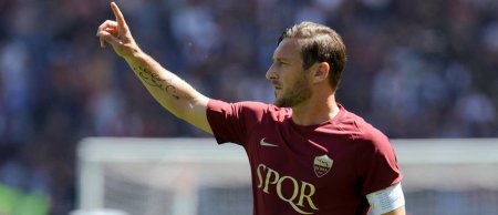 40 yaşlı Totti futbol karyerasını başa vurdu