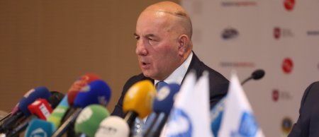 Manat ilin sonuna qədər ucuzlaşmayacaq- Elman Rüstəmov
