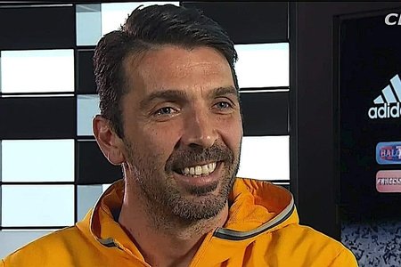 Buffon karyerasını bitirəcəyi vaxtı açıqlayıb