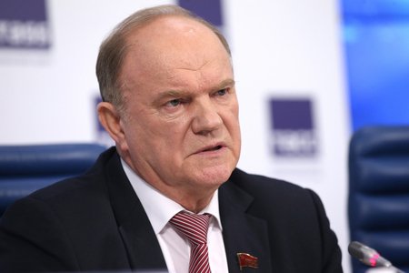 Gennadi Züqanov: "Atam uşaqlıqdan mənə azərbaycanlıların çox etibarlı dost olduğunu deyirdi"