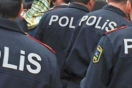 Qusarda polis əməkdaşı bıçaqlanıb