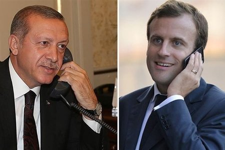 Ərdoğan Makronla Qətər ətrafında vəziyyəti müzakirə edib