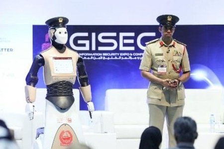 Bunlar Dubayın polis robotlarıdır