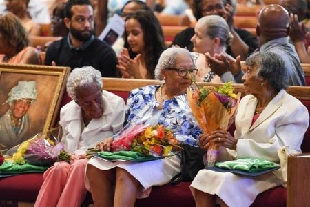 Üç rəfiqə bir yerdə 100 yaşlarını qeyd etdi