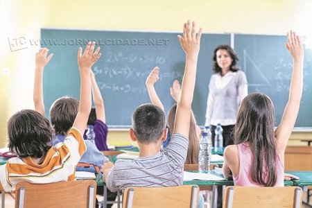 Övladına rus dili təhsili vermək nə dərəcədə doğrudur?