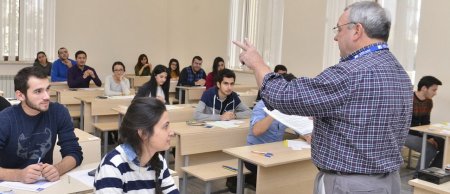 Özəl ali məktəblərə tələbə qəbulu planı azaldılıb