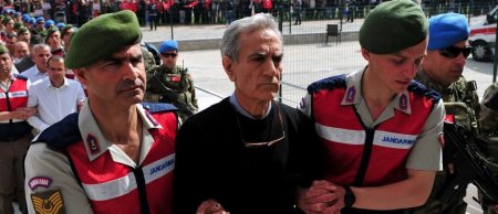 Türkiyədə hərbi çevrilişə görə 50 min nəfər həbs olunub