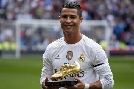Ronaldo instaqramdan milyonlar qazanır