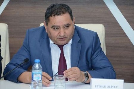 Etibar Əliyev: “Xaricdə təhsil proqramı bərpa olunmalıdır”