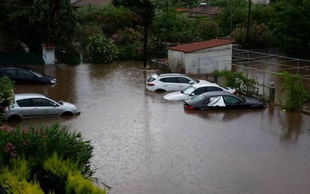 Yunanıstanda daşqın qurbanlarının sayı 13-ə çatdı