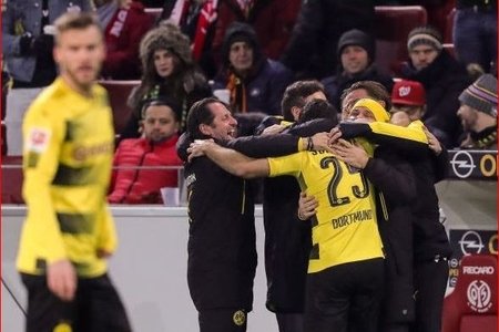 "Borussiya" yeni məşqçinin gəlişi ilə 8 oyunluq qələbəsizlik seriyasına son qoyub