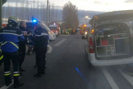 Fransada qatar məktəb avtobusu ilə toqquşub, ölənlər var